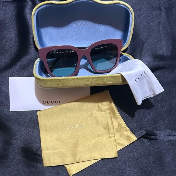 RARE GUCCI WOMENS
SQUARE/RECTANGLE BROWN BLACK GREEN FASHION DESIGNER
EYEWEAR - Picture 4 of 4